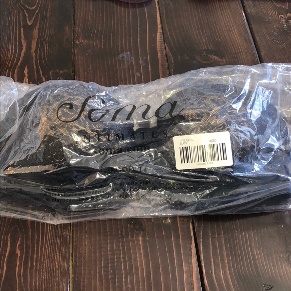 NWT Black Strapless Soma Bra